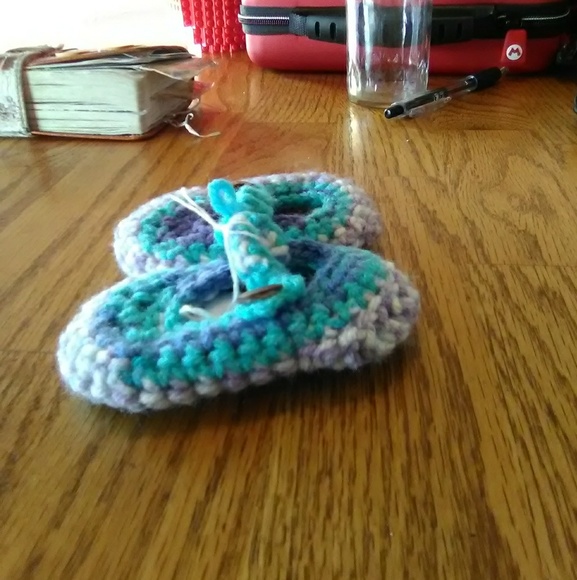 Crocheted Baby Booties - Picture 5 of 6